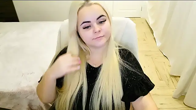 Snapshot of lovely-eyes chatting on 22, 12, 2024 lovely-eyes online show from 22, 12, 2024