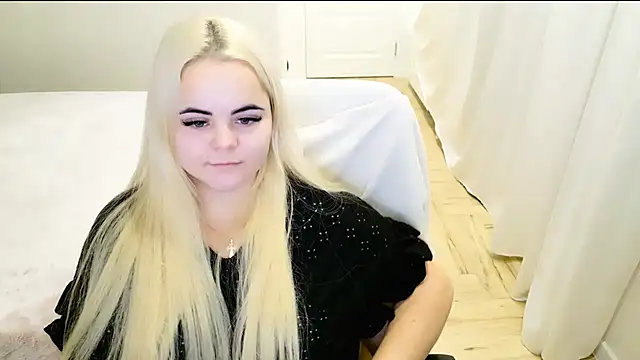 Snapshot of lovely-eyes chatting on 23, 12, 2024 lovely-eyes online show from 23, 12, 2024