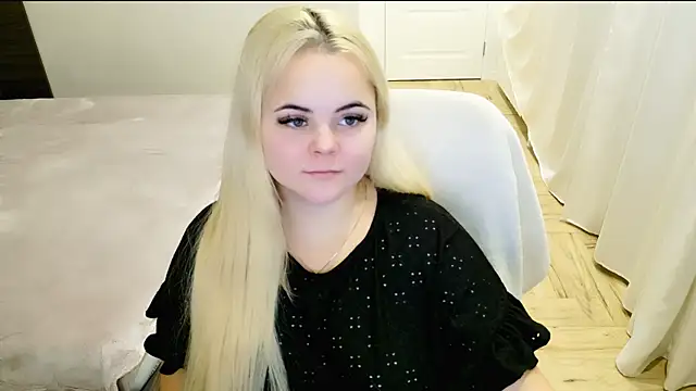 Snapshot of lovely-eyes chatting on 3, 1, 2025 lovely-eyes online show from 3, 1, 2025