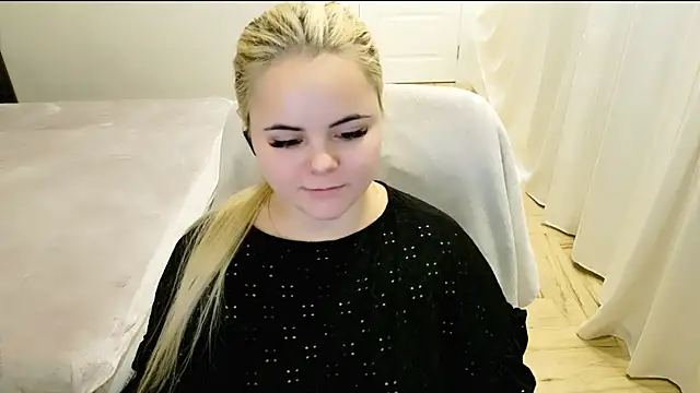 Snapshot of lovely-eyes chatting on 4, 1, 2025 lovely-eyes online show from 4, 1, 2025