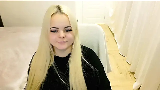 Snapshot of lovely-eyes chatting on 5, 1, 2025 lovely-eyes online show from 5, 1, 2025