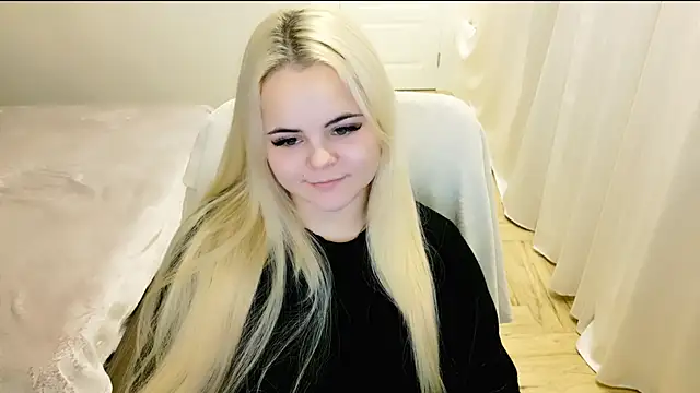 Snapshot of lovely-eyes chatting on 6, 1, 2025 lovely-eyes online show from 6, 1, 2025