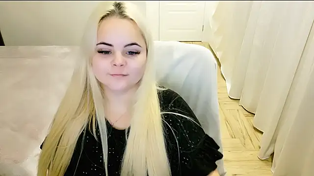 Snapshot of lovely-eyes chatting on 11, 1, 2025 lovely-eyes online show from 11, 1, 2025