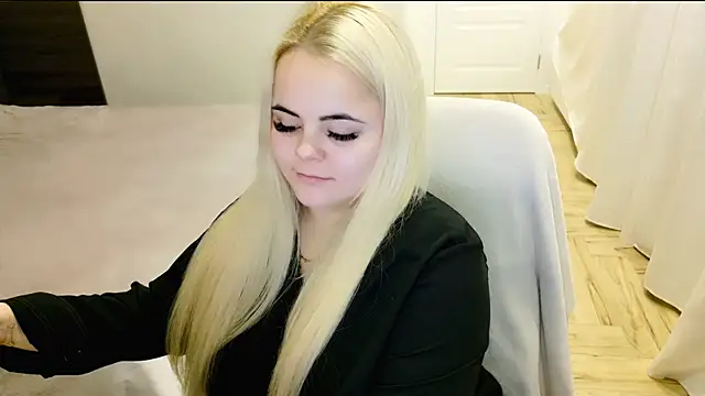 Snapshot of lovely-eyes chatting on 22, 1, 2025 lovely-eyes online show from 22, 1, 2025