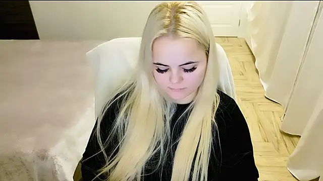 Snapshot of lovely-eyes chatting on 23, 1, 2025 lovely-eyes online show from 23, 1, 2025