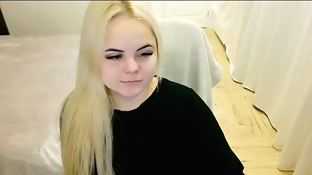 Snapshot of lovely-eyes chatting on 25, 1, 2025 lovely-eyes online show from 25, 1, 2025