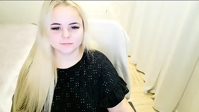 Snapshot of lovely-eyes chatting on 30, 1, 2025 lovely-eyes online show from 30, 1, 2025