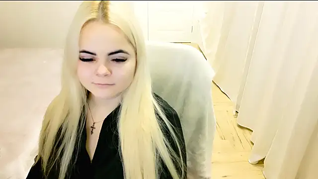 Snapshot of lovely-eyes chatting on 31, 1, 2025 lovely-eyes online show from 31, 1, 2025