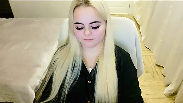 Snapshot of lovely-eyes chatting on 13, 2, 2025 lovely-eyes online show from 13, 2, 2025