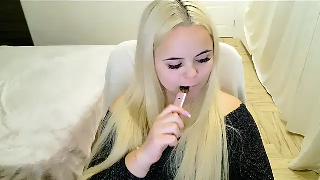 Snapshot of lovely-eyes chatting on 21, 3, 2025 lovely-eyes online show from 21, 3, 2025