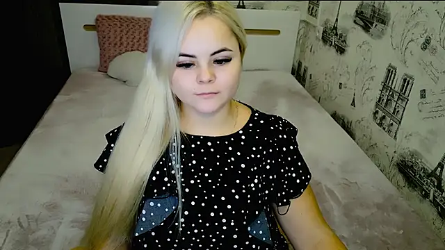 Snapshot of lovely-eyes chatting on 8, 11, 2025 lovely-eyes online show from 8, 11, 2025