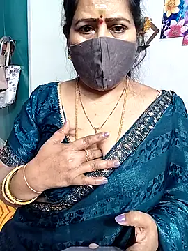 Snapshot of Rani_Darling_99 chatting on 7, 2, 2026 Rani Darling 99 online show from 7, 2, 2026