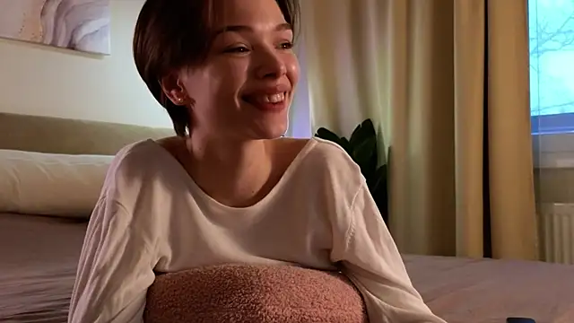 Eva Natsumi online show from 3, 3, 2025