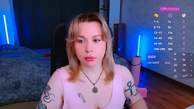 Snapshot of Blueberry-baby chatting on 2, 12, 2024 Blueberry-baby online show from 2, 12, 2024