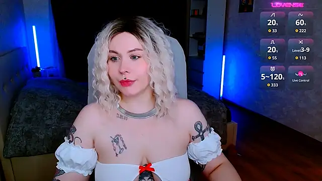 Snapshot of Blueberry-baby chatting on 23, 11, 2025 Blueberry-baby online show from 23, 11, 2025