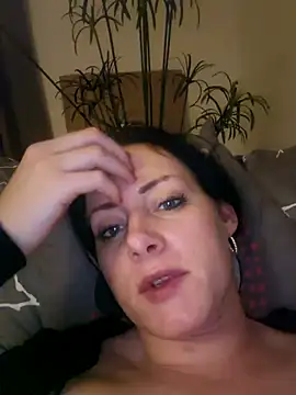 Snapshot of Jasmin-White chatting on 17, 12, 2024 Jasmin-White online show from 17, 12, 2024