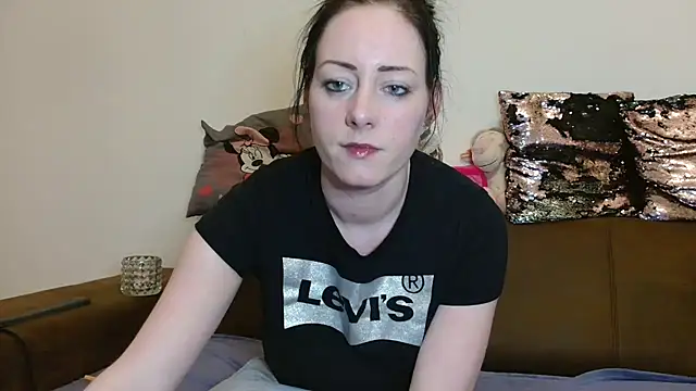 Snapshot of Jasmin-White chatting on 13, 2, 2025 Jasmin-White online show from 13, 2, 2025