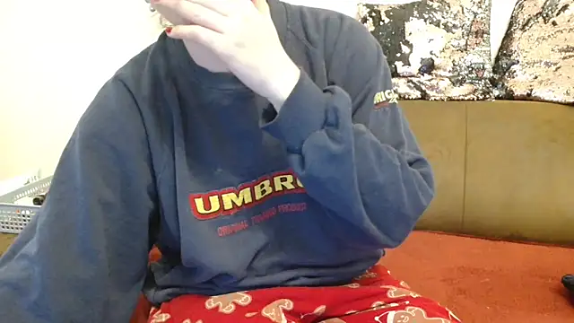 Snapshot of Jasmin-White chatting on 7, 3, 2025 Jasmin-White online show from 7, 3, 2025