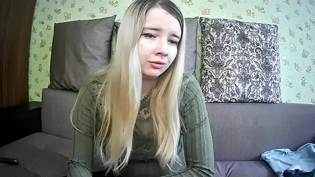 Snapshot of ViolaCandy chatting on 11, 3, 2025 ViolaCandy online show from 11, 3, 2025