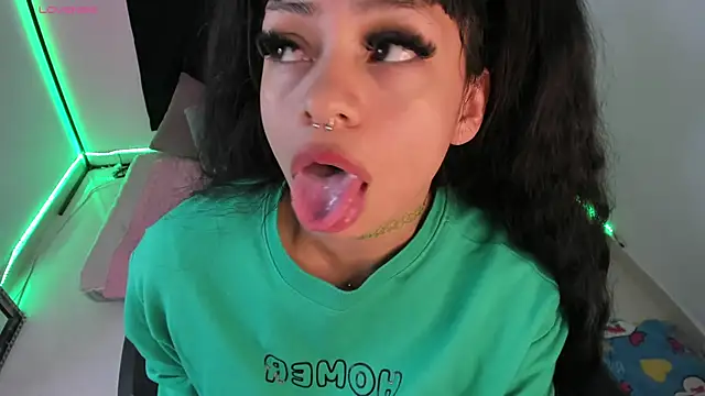 Snapshot of zoesullivan chatting on 31, 12, 2024 zoesullivan online show from 31, 12, 2024