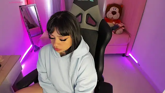 Snapshot of zoesullivan chatting on 17, 2, 2025 zoesullivan online show from 17, 2, 2025