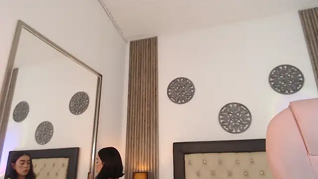 Snapshot of Julieta_De_Los_Angeles chatting on 30, 12, 2024 Julieta De Los Angeles online show from 30, 12, 2024