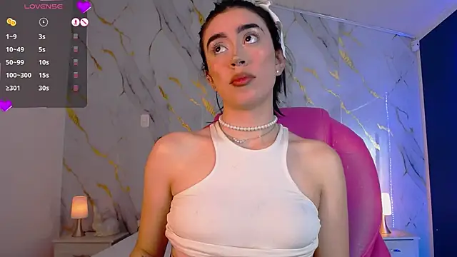 Snapshot of Julieta_De_Los_Angeles chatting on 10, 1, 2025 Julieta De Los Angeles online show from 10, 1, 2025