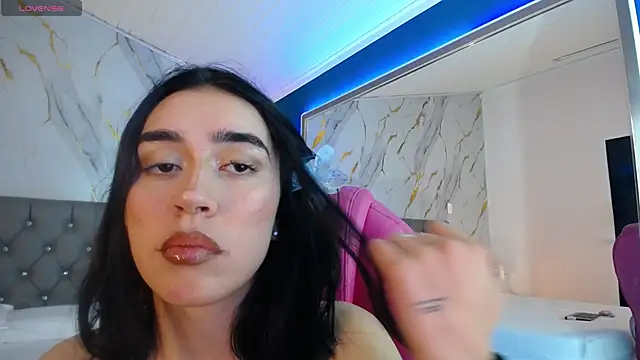 Snapshot of Julieta_De_Los_Angeles chatting on 20, 1, 2025 Julieta De Los Angeles online show from 20, 1, 2025