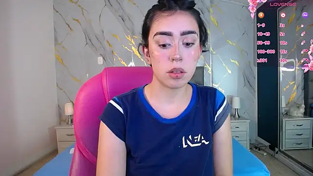 Snapshot of Julieta_De_Los_Angeles chatting on 18, 2, 2025 Julieta De Los Angeles online show from 18, 2, 2025