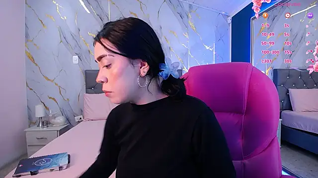 Snapshot of Julieta_De_Los_Angeles chatting on 20, 2, 2025 Julieta De Los Angeles online show from 20, 2, 2025