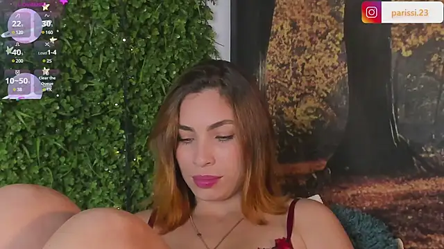 Mia Parissi online show from 11, 2, 2025