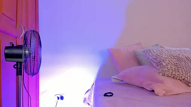 Snapshot of martinaaricci chatting on 10, 9, 2025 martinaaricci online show from 10, 9, 2025