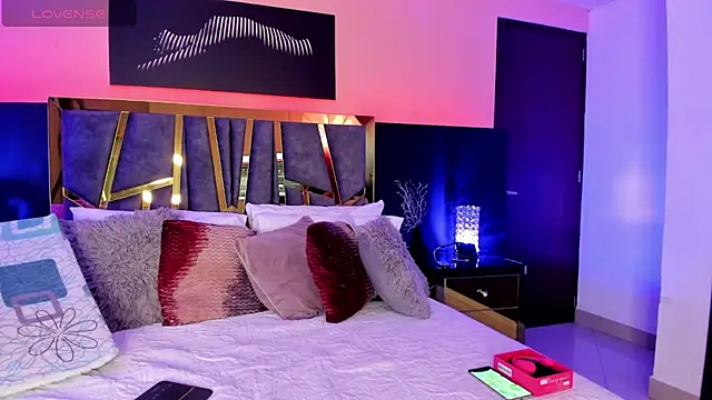 ChloeConnorr online show from 16, 12, 2025