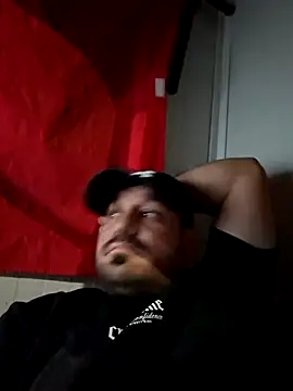 Snapshot of Futacisu chatting on 28, 10, 2025 Futacisu online show from 28, 10, 2025