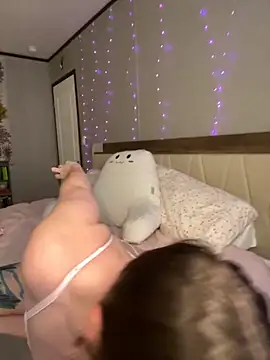 Sweetdee222x online show from 10, 9, 2025