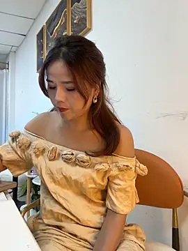 Efangfang online show from 12, 11, 2025