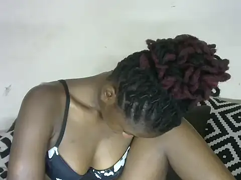 Pretty-emmie online show from 19, 2, 2025