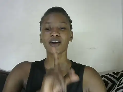 Pretty-emmie online show from 23, 3, 2025