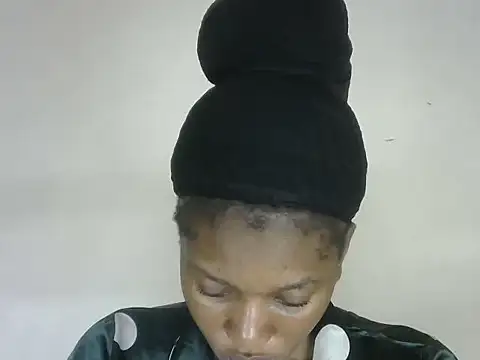 Pretty-emmie online show from 4, 10, 2025