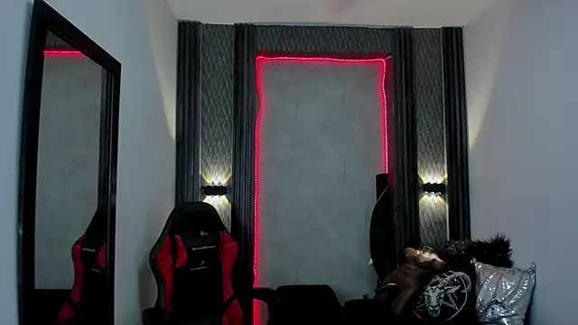 selene red  online show from 11, 1, 2025