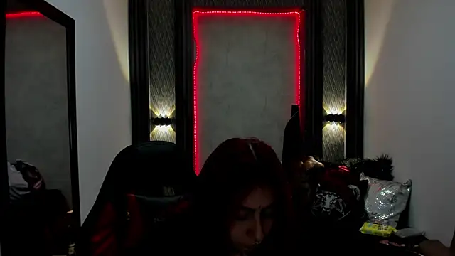 selene red  online show from 13, 1, 2025
