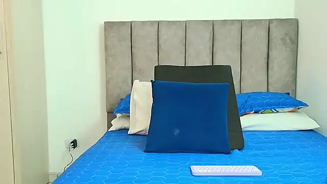 Snapshot of karina_lewis_ chatting on 10, 10, 2025 karina lewis online show from 10, 10, 2025