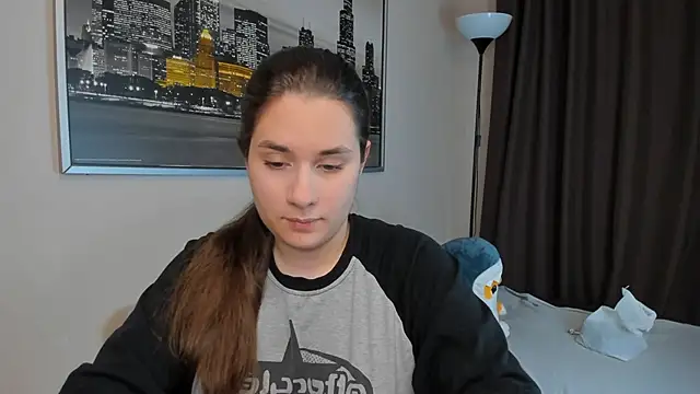 Snapshot of LunaWines chatting on 15, 2, 2025 LunaWines online show from 15, 2, 2025