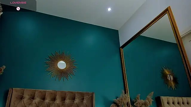 AprilWong online show from 5, 3, 2025