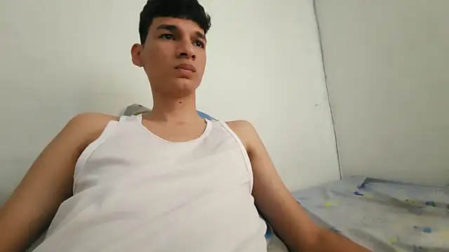 Paulhot018 online show from 21, 3, 2025
