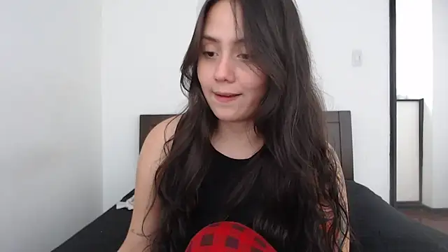 Snapshot of rebecca_collin chatting on 17, 12, 2025 rebecca collin online show from 17, 12, 2025