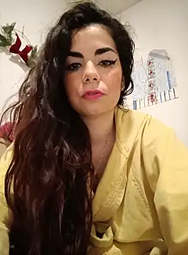 Saturnia Yvonne online show from 28, 1, 2025