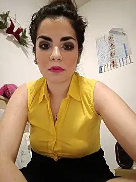 Saturnia Yvonne online show from 31, 1, 2025