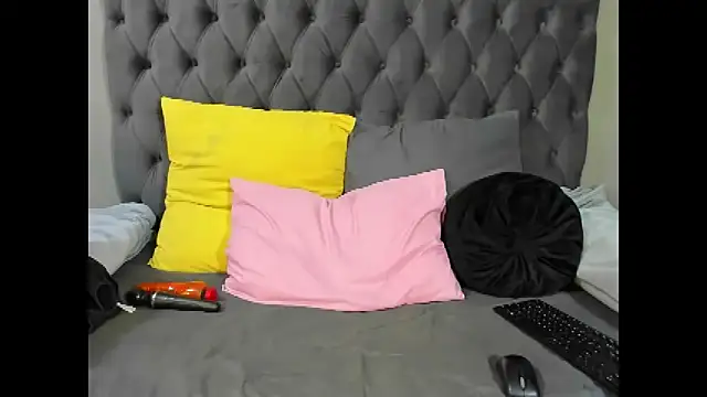 DIRTYTALKINQUEEN online show from 23, 10, 2025