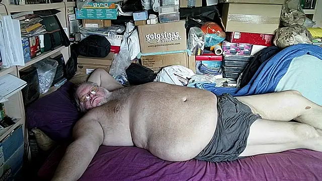 Snapshot of hadeszeuss2 chatting on 15, 11, 2025 hadeszeuss2 online show from 15, 11, 2025